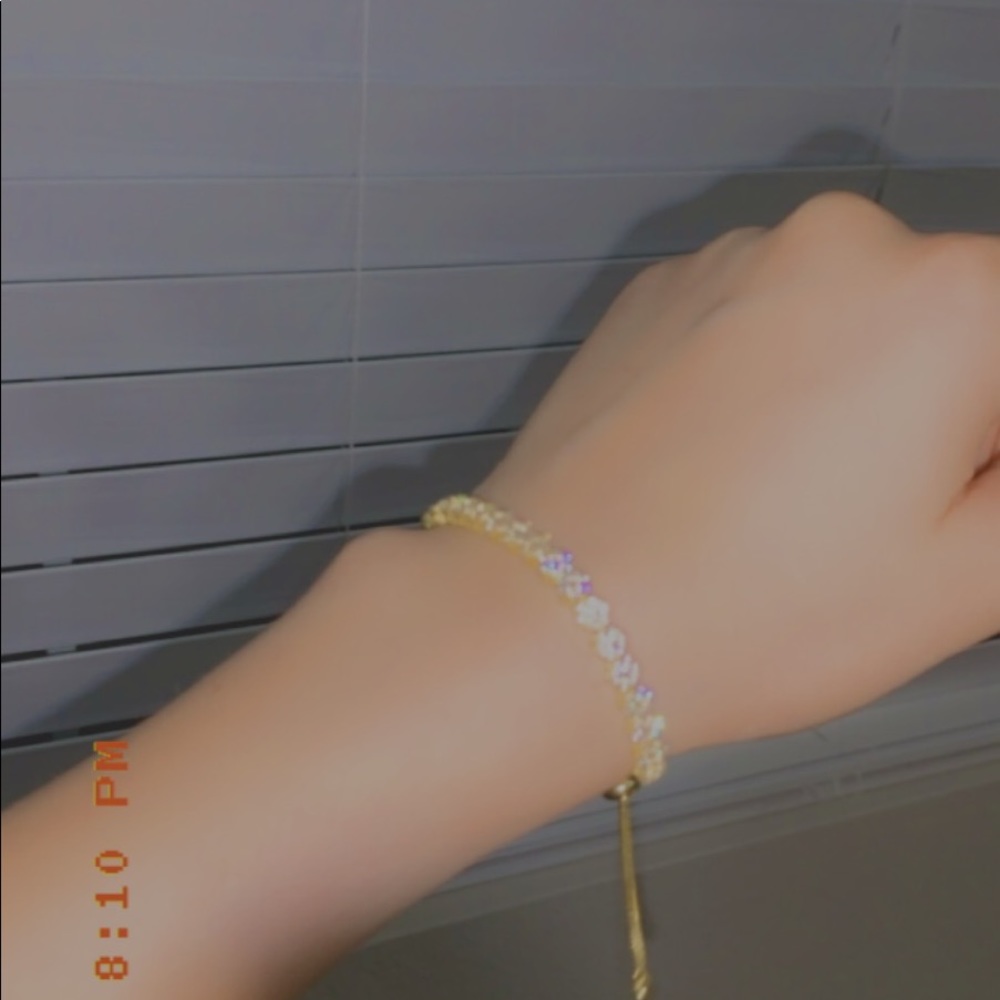 Diamond gold bracelet ( adjustable )